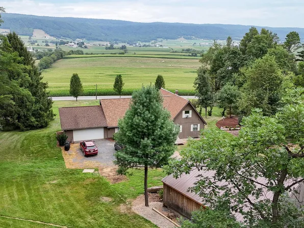 57 Fairview Rd, Belleville, PA 17004