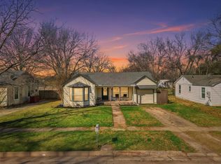 1015 N Howeth St, Gainesville, TX 76240