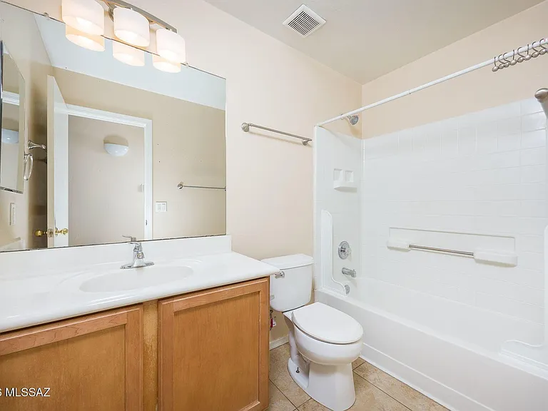 2352 W Ireton Rd — Photo 9