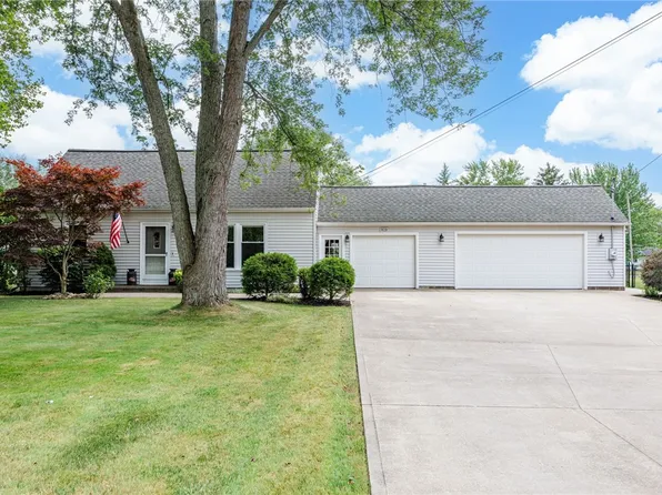 929 Paul Rd, Rochester, NY 14624