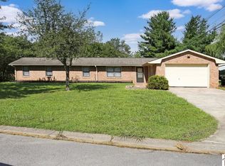 900 Stratford Dr, Murray, KY 42071