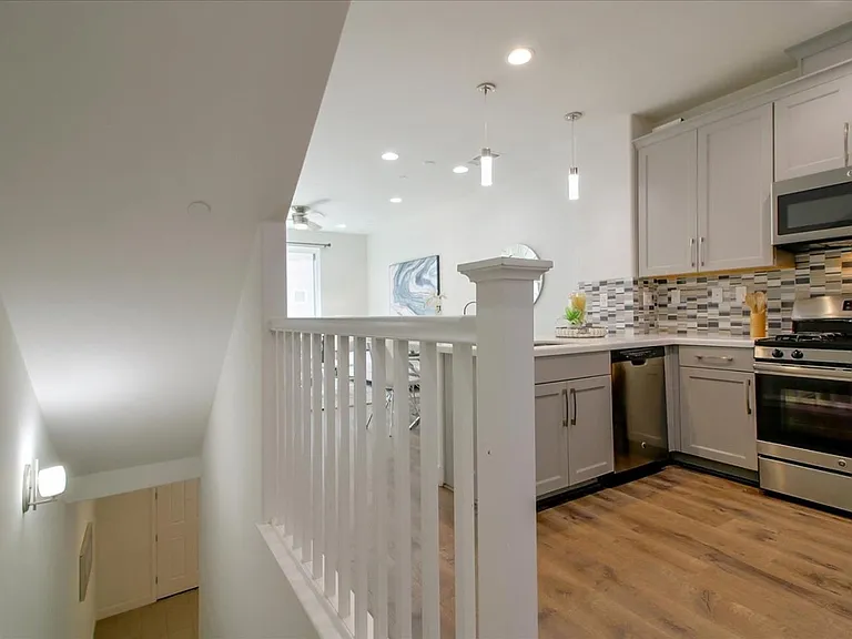 369 Reading Pl — Photo 26