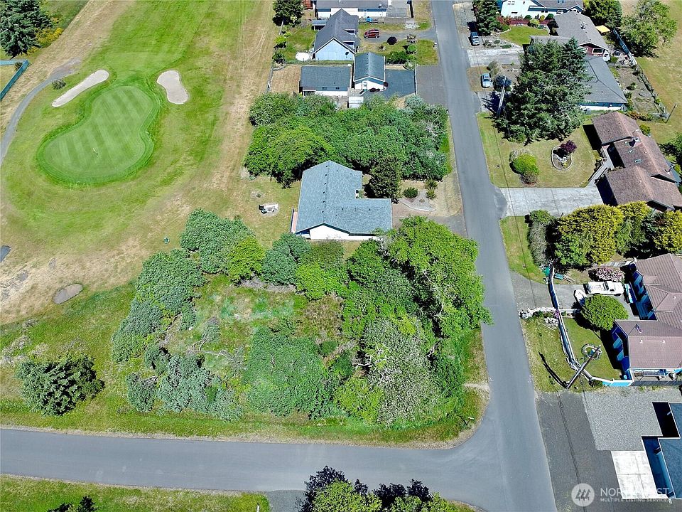1st image of 301 Octopus Avenue NE