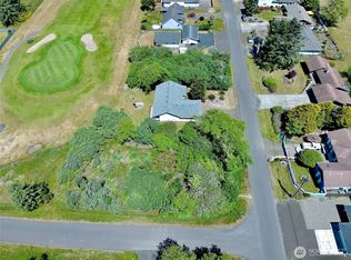 301 Octopus Ave NE, Ocean Shores, WA 98569