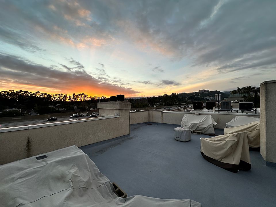 1st image of 390 S Sepulveda Blvd APT 302