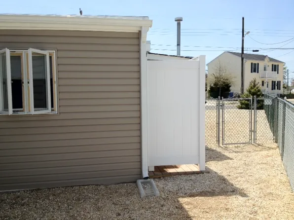 8 Dorothy Dr, Manahawkin, NJ 08050