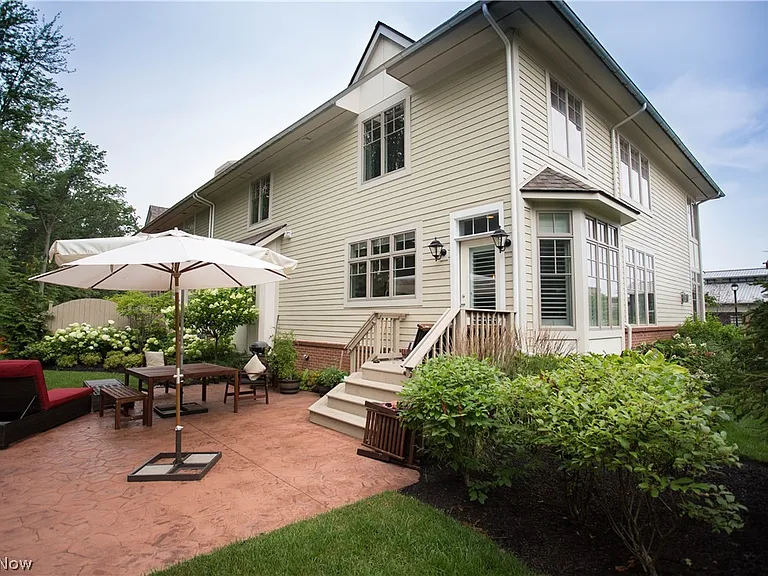 216 Ashbourne Dr — Photo 27