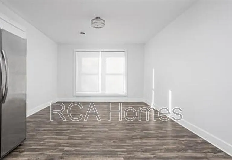 1112 Pleasant St #2 — Photo 9