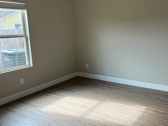 5th image of 9720 Pelsey St