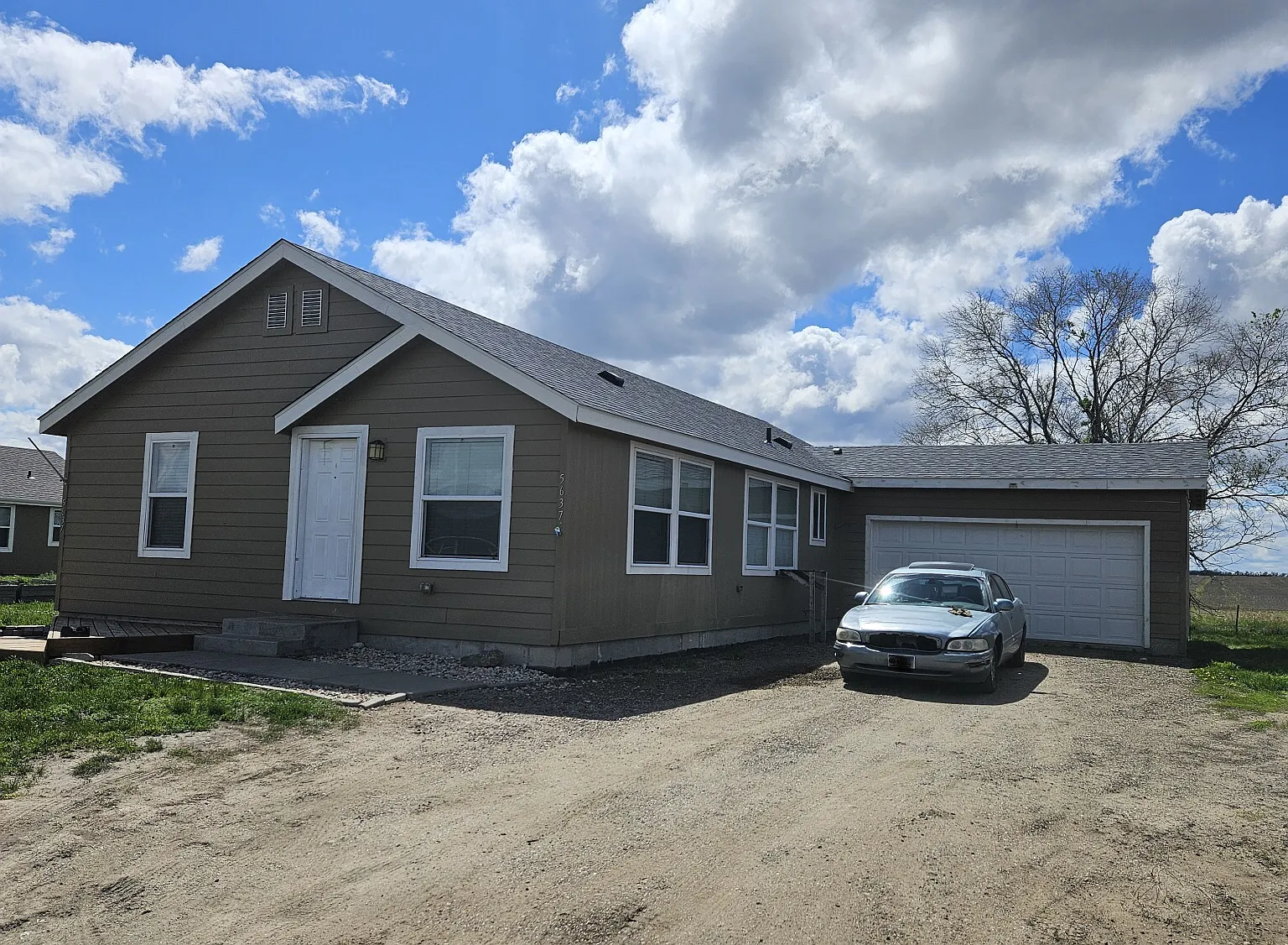3 bed, 1512 sqft, $1,800 — Photo 1