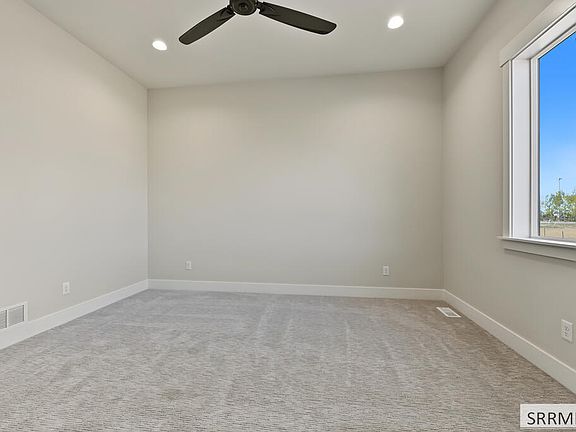 5th image of 530 Shamrock Ave