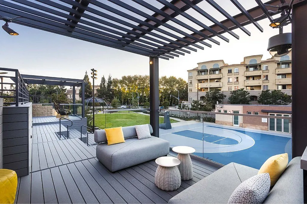 360 Luxury Apartments — Photo 2