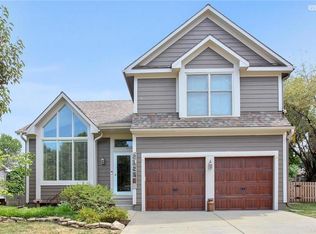 21217 W 56th St, Shawnee, KS 66218