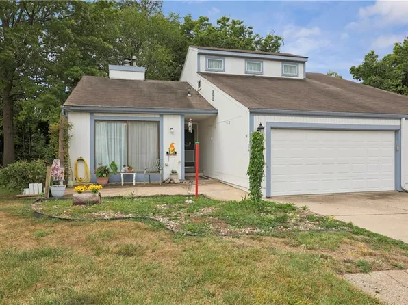 501 NW Valleybrook Rd, Blue Springs, MO 64014