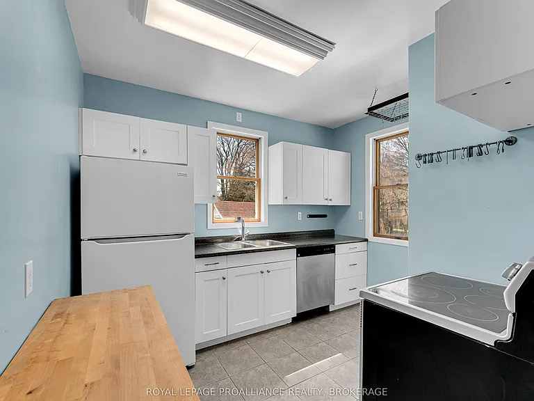 524 College St — Photo 14