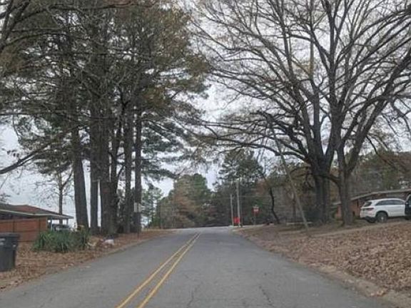 Exterior Neighborhood (street photo)