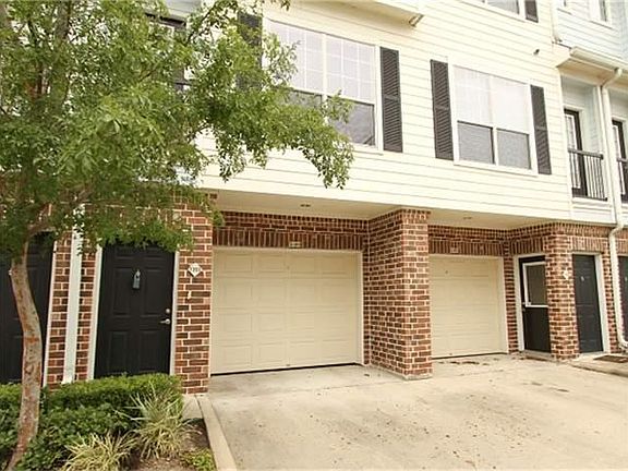 Great condo with one car attached garage!