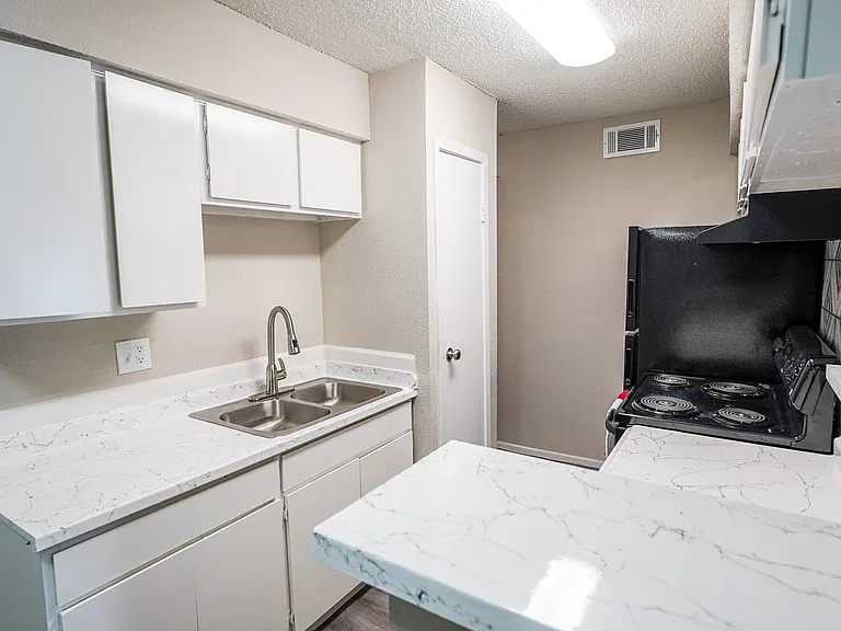 Avery Place — Photo 9