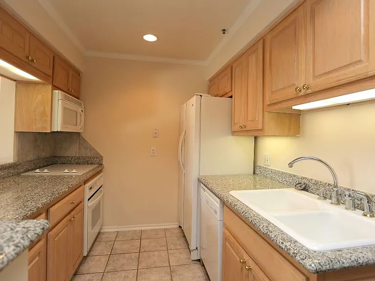 4761 S Harvard Ave #21 — Photo 8
