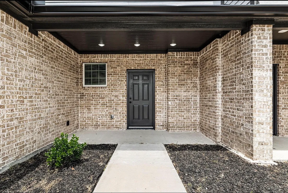 Building Photo - 3242 Wexford Dr