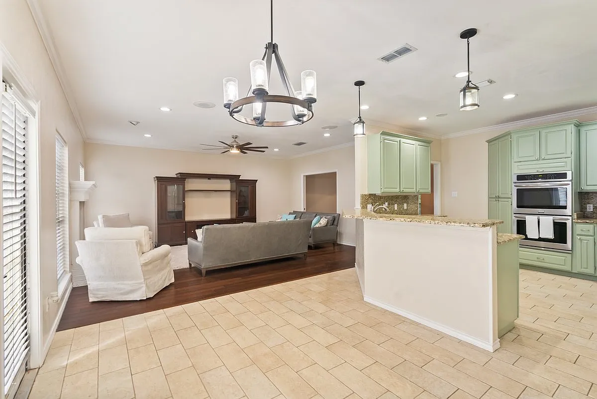 7030 Chiswick Dr — Photo 4