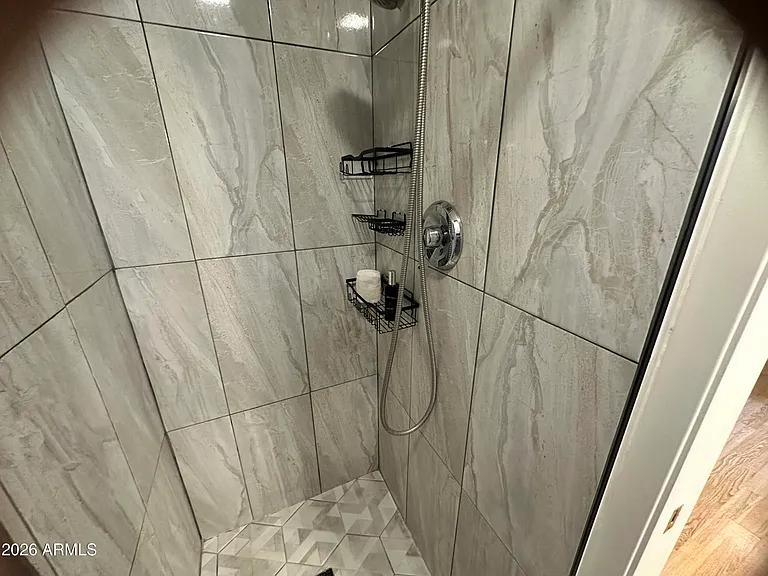 5208 S Hazelton Ln — Photo 6