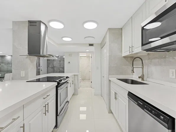 3730 INVERRARY Drive #2L, Lauderhill, FL 33319