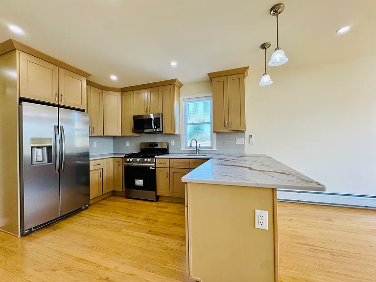 21 E 15th St #2 — Photo 6