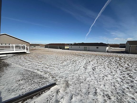 4th image of 2014 Maple St