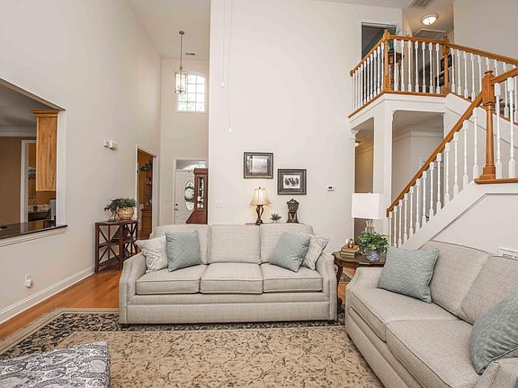 5th image of 7404 Country Meadow Dr