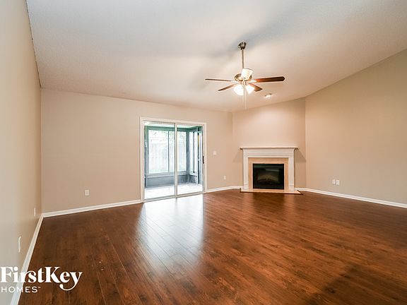 3rd image of 6530 Blue Leaf Ln