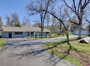 7055 Rogue River Dr, Shady Cove, OR
