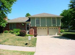 5808 SW 26th St, Topeka, KS 66614