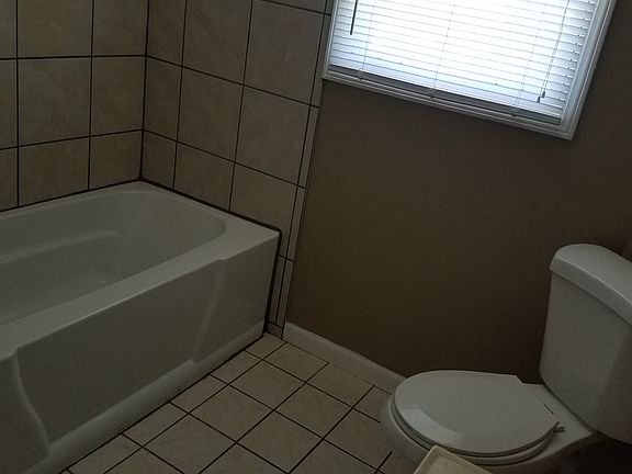 5th image of 1826 Clermont Ave NE