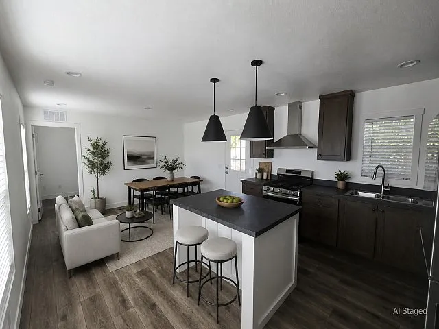 3 bed, 2.0 bath, 1056 sqft, $1,900 — Photo 2