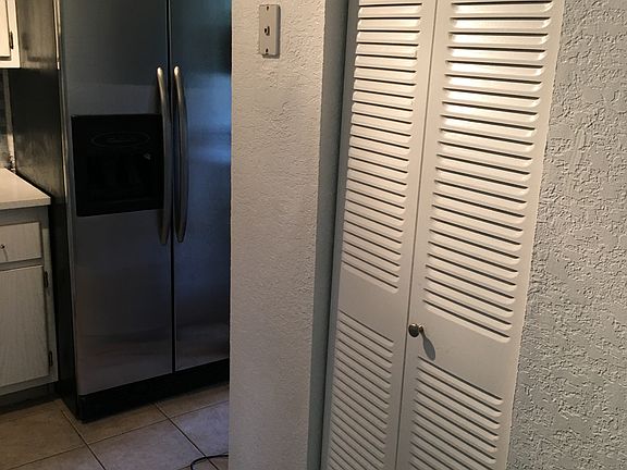 2nd image of 437 Executive Center Dr APT 204