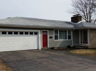 43 Manor Rd, Cranston, RI 02920