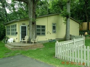 1556 Lake Shore Dr, Twin Lakes, WI 53181