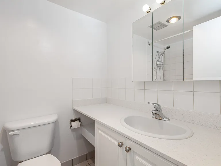 1905 Robson St #201 — Photo 8