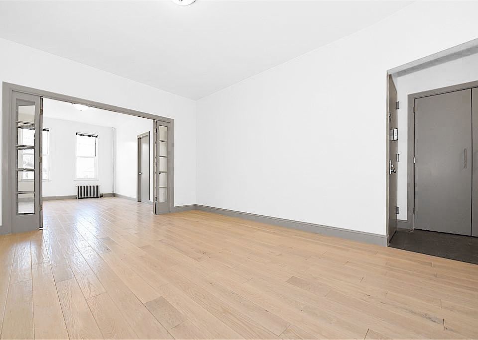 1st image of 4407 Queens Blvd #1