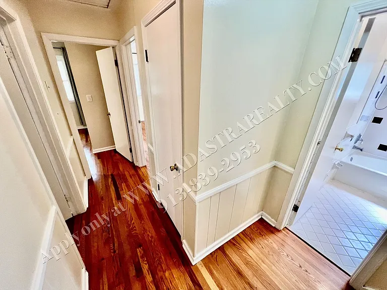 9832 Walmer St — Photo 16
