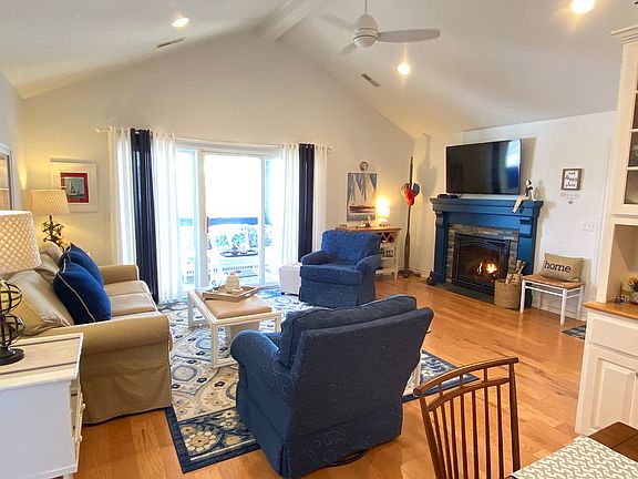 2nd image of 2762 Arbor Dr Unit 1106