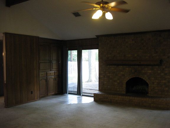 3rd image of 2804 Wilderness Dr S
