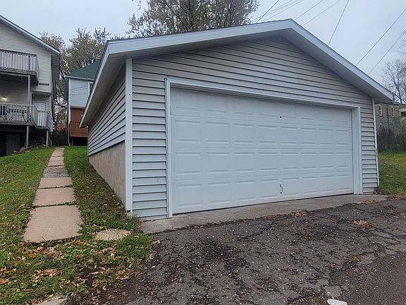 3rd image of 1212 E 2nd St