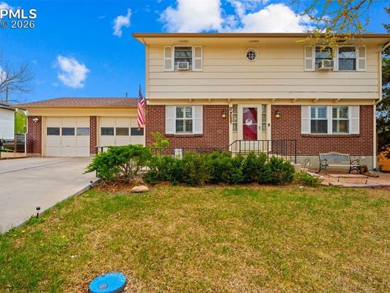 17 Clover Cir W, Colorado Springs, CO 80906