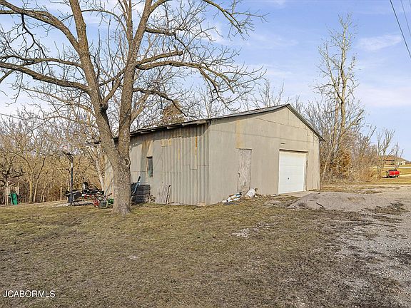 3rd image of 29658 Leonard Rd