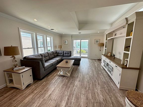 5th image of 341 NE Coastal Dr #341