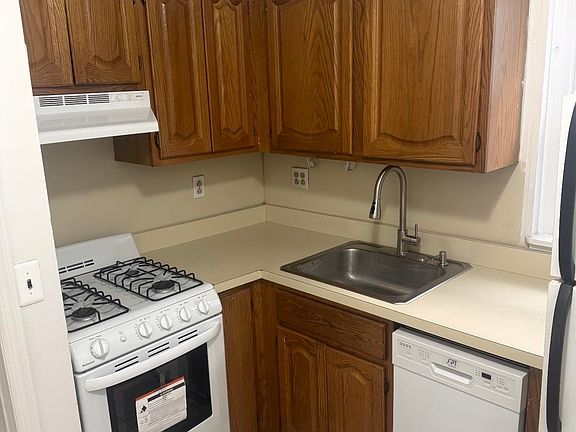 5th image of 6219 Polk St