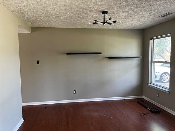 5th image of 1924 Odell St