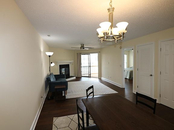 4th image of 401 Harbour Poin #203